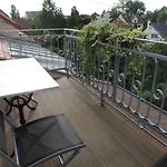 Daire Au-dessus Du Jardin Climatise *