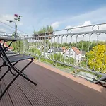 Daire Au-dessus Du Jardin Climatise