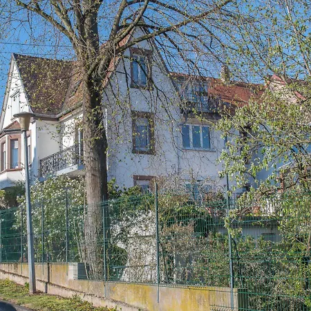 Au-dessus Du Jardin Climatise Daire *