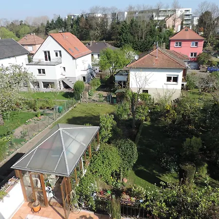 Au-dessus Du Jardin Climatise